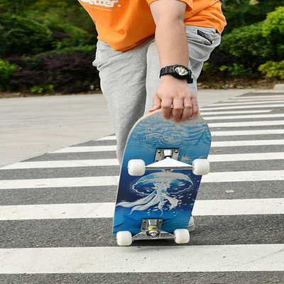 Skate de madeira do bordo feito sob encomenda do skate da plataforma do suporte da pintura da liga de alumínio